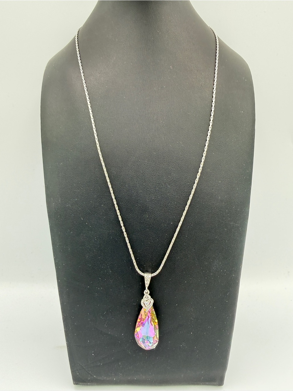 Crystal Teardrop Pendant Necklace - Iridescent Pink